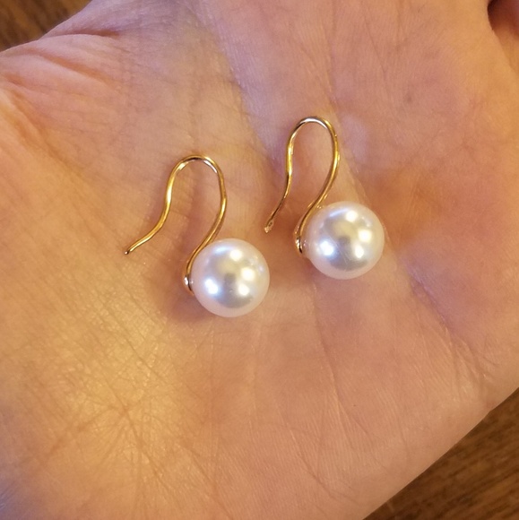 NWOT Stunning Pearl Drop Earrings - Picture 3 of 3